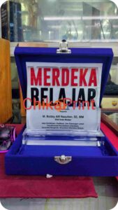 model plakat akrilik terbaru